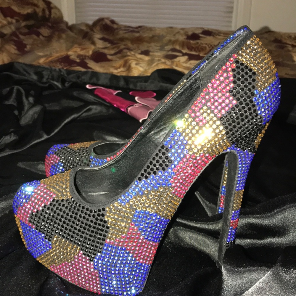 Neon Heels - Picture 3 of 3